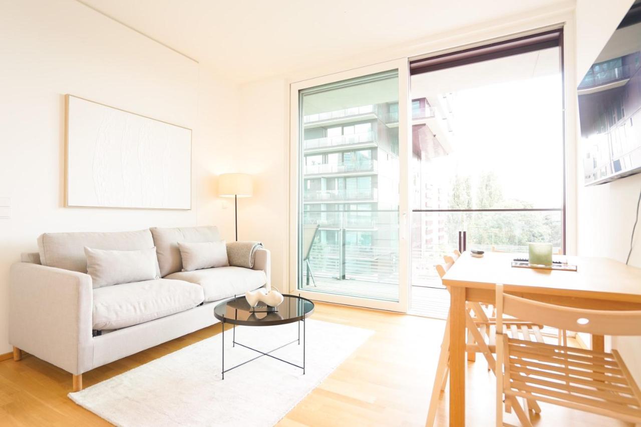 In High-rise On The Danube Apartamento